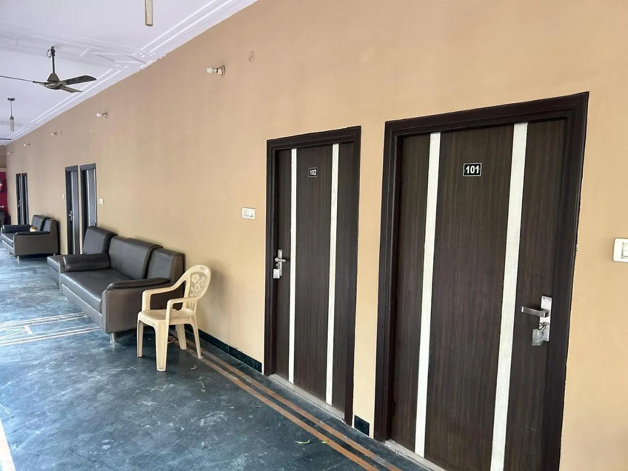 Hotel Tourist Bar & Restaurant Agra  3*, Agra (Uttar Pradesh) Indie